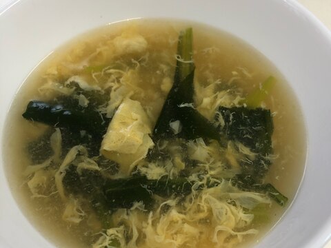 超簡単！冷凍小松菜でサッと作るコンソメ風スープ
